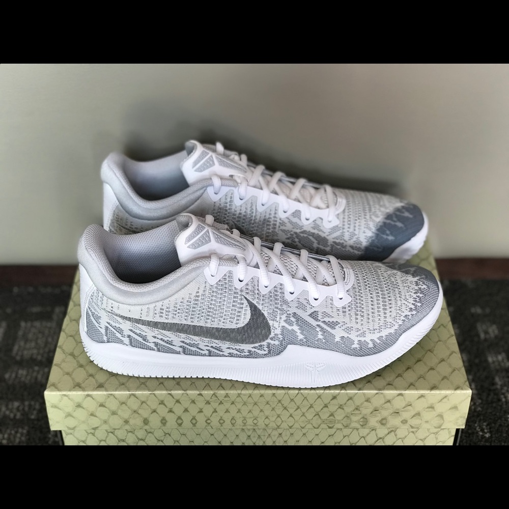NEW Nike Kobe Mamba Rage White Basketball Elite XI - Picture 2 of 8